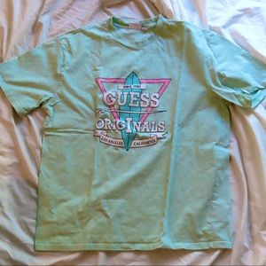 GUESS LOGO GRAPHIC TEE LARGE